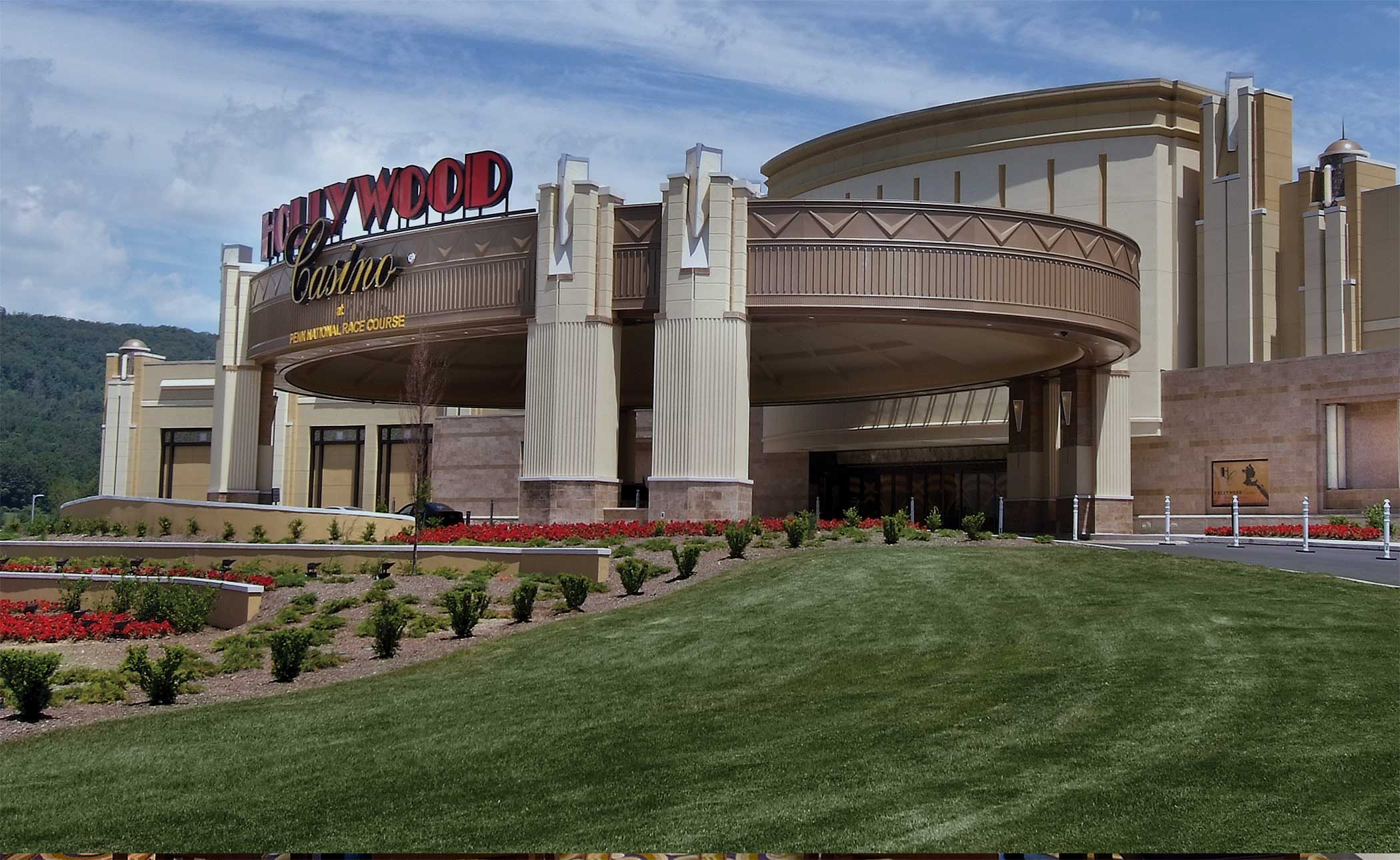 Hollywood Casino at Penn National Race Course located in Grantville, PA